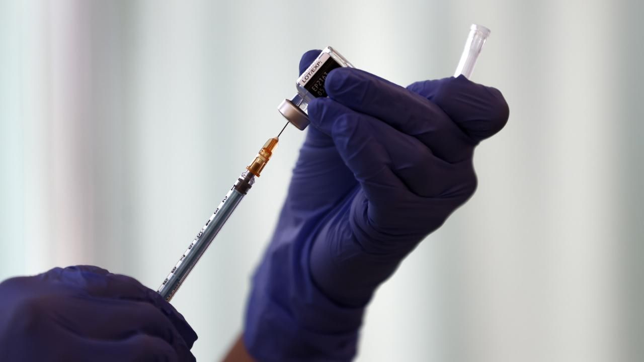 AB'nin sağlık kurumları koronavirüs aşılarının güncellenmesini istedi