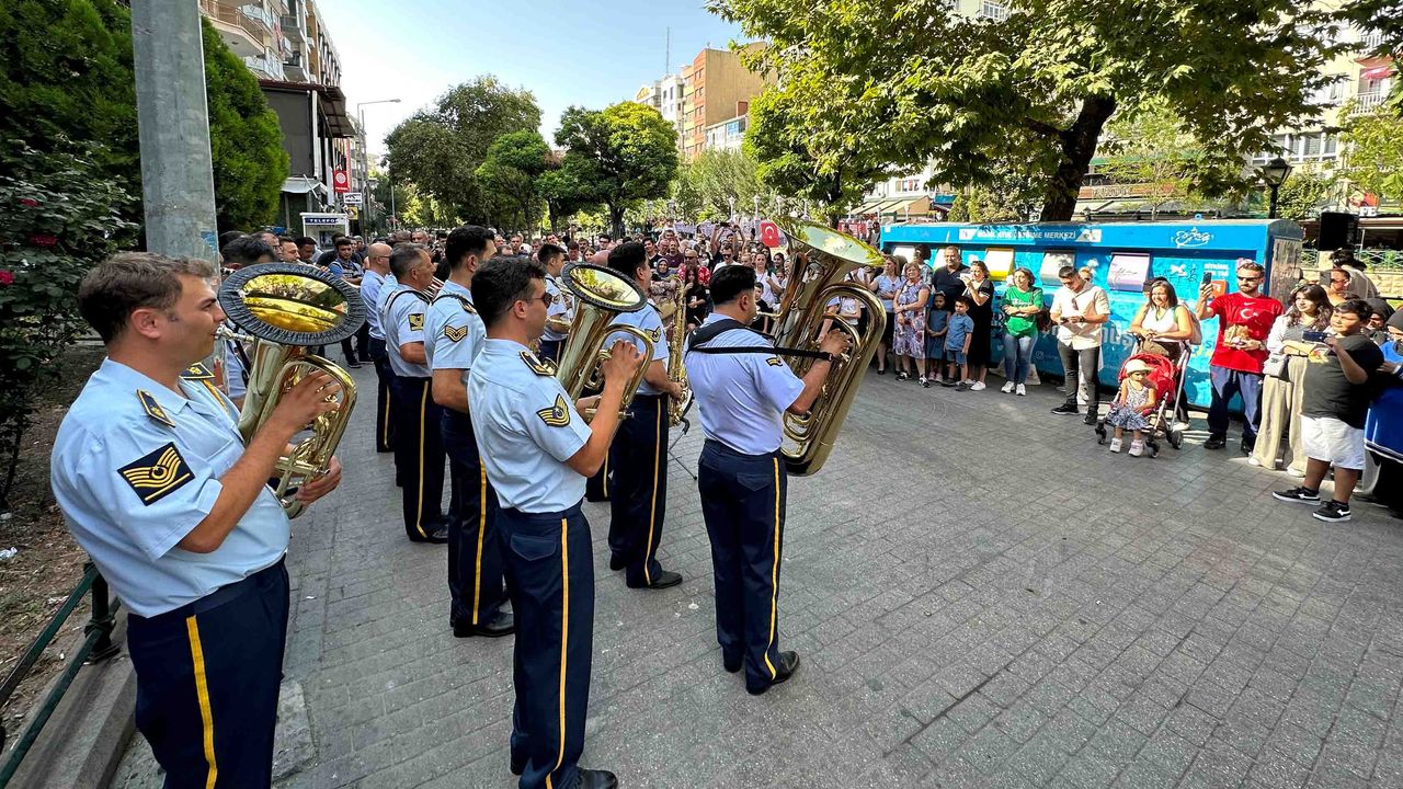 Eskişehir'de Askeri Bando Takımı’ndan ‘Zafer’ konseri