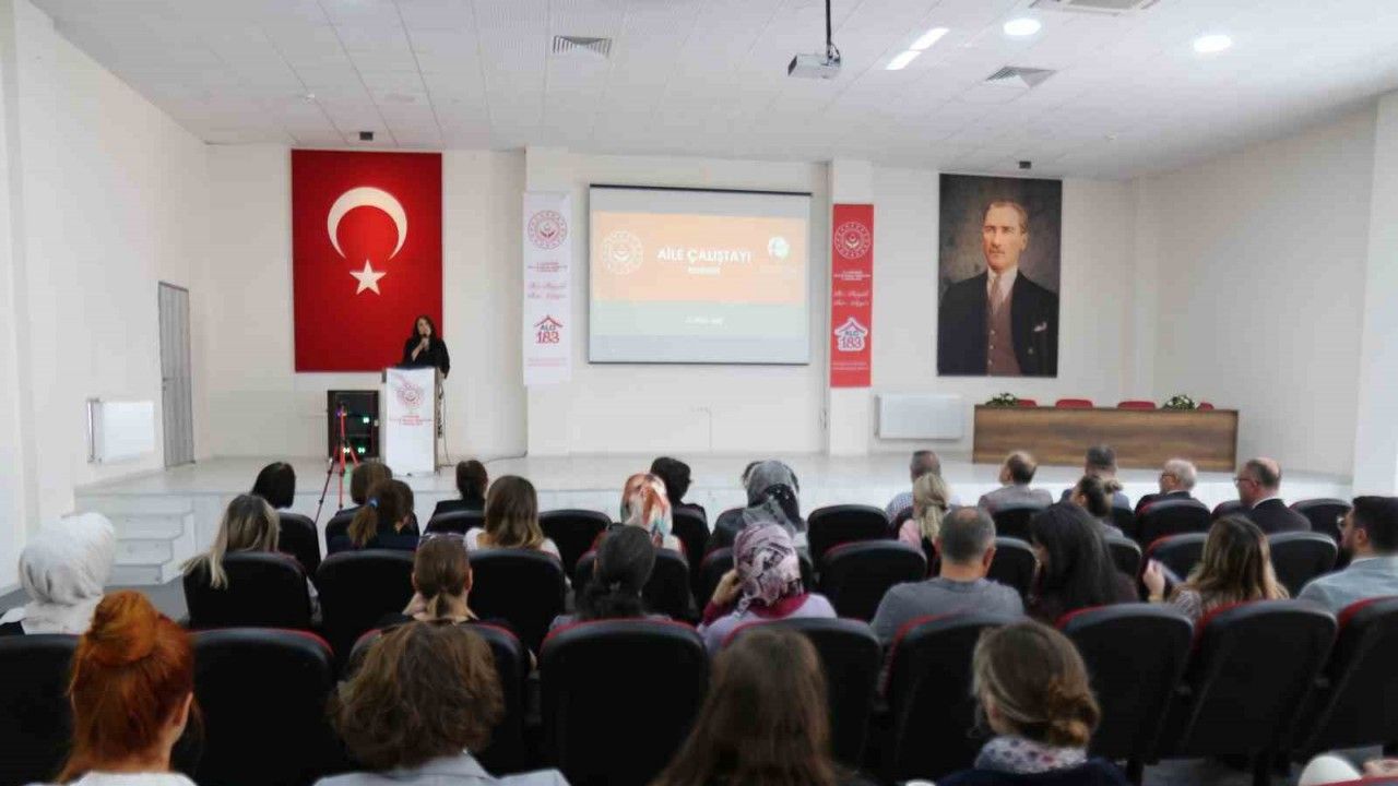 Eskişehir’de ‘Aile Çalıştayı’ yapıldı