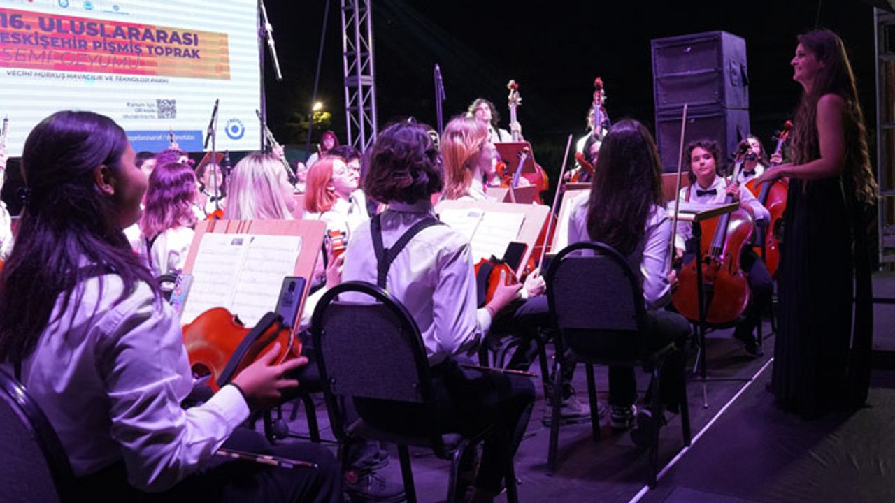 Eskişehir'de "İki Elin Sesi Var Çocuk Orkestrası’ndan muhteşem konser