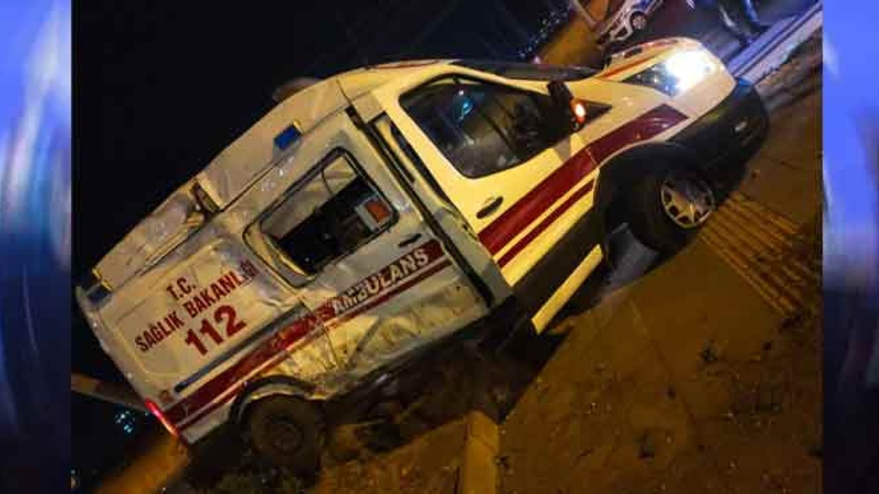 Diyarbakır’da ambulans ile belediye otobüsü çarpıştı!