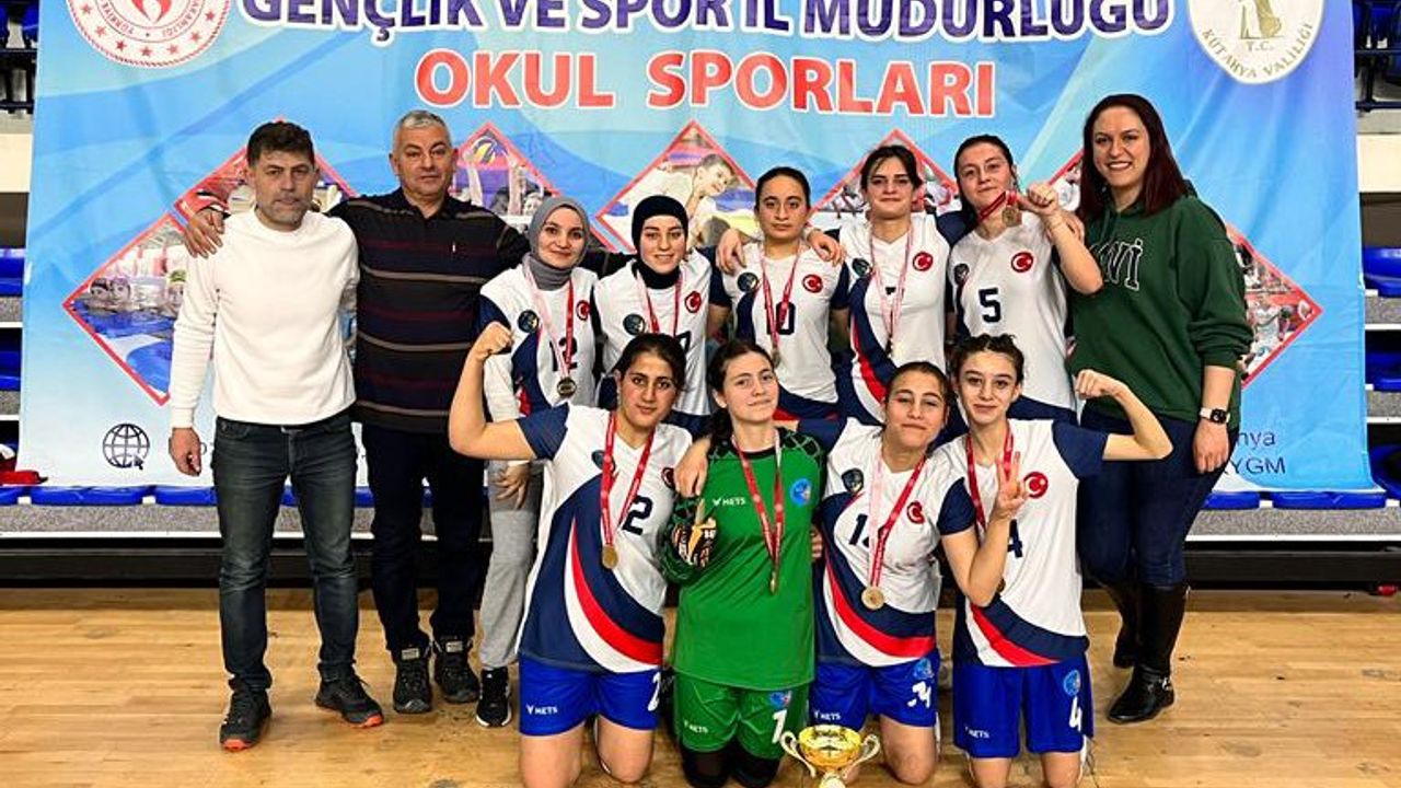 Pazarlar Spor Lisesinin Futsal il finallerinde büyük başarısı