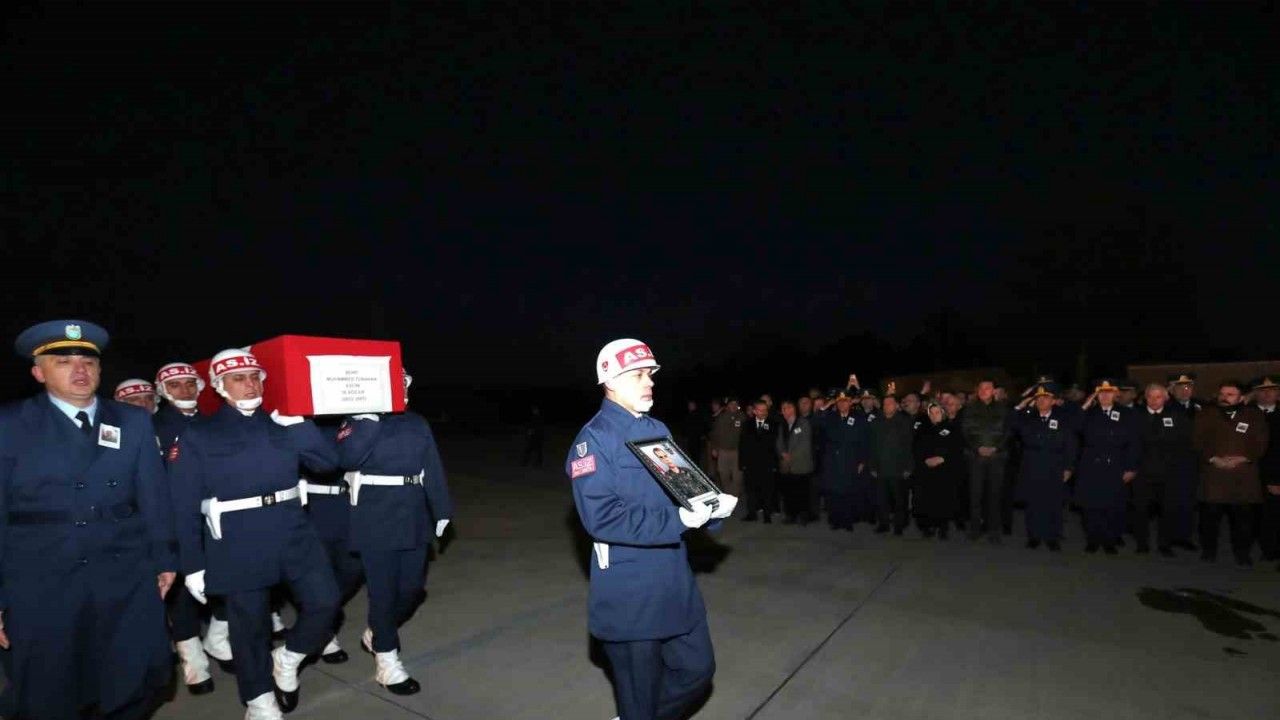 Şehit Tunahan Evcin’in naaşı Eskişehir’de askeri törenle karşılandı