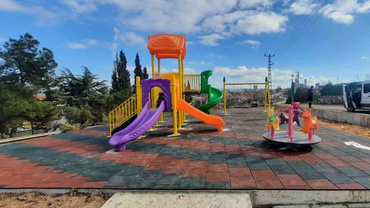 Belediyeden çocuklara iki yeni oyun alanı hazırlandı