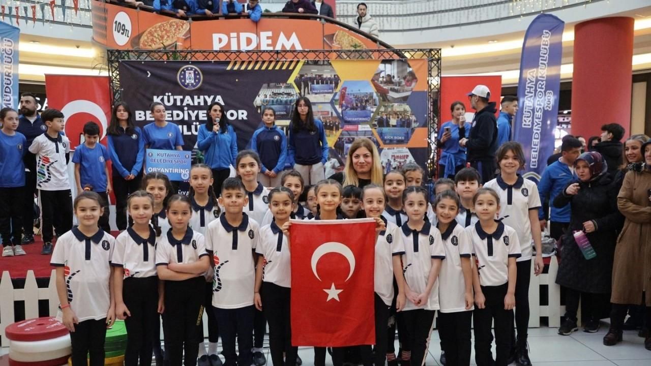 Kütahya Belediyespor Kulübü sporcuları hünerlerini sergiledi