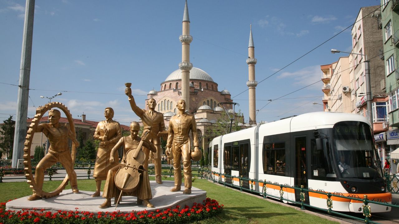 Eskişehir'de tramvay seferleri değişti!
