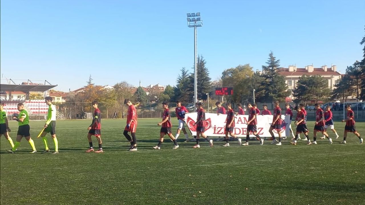 Demirspor pankartla çıktı