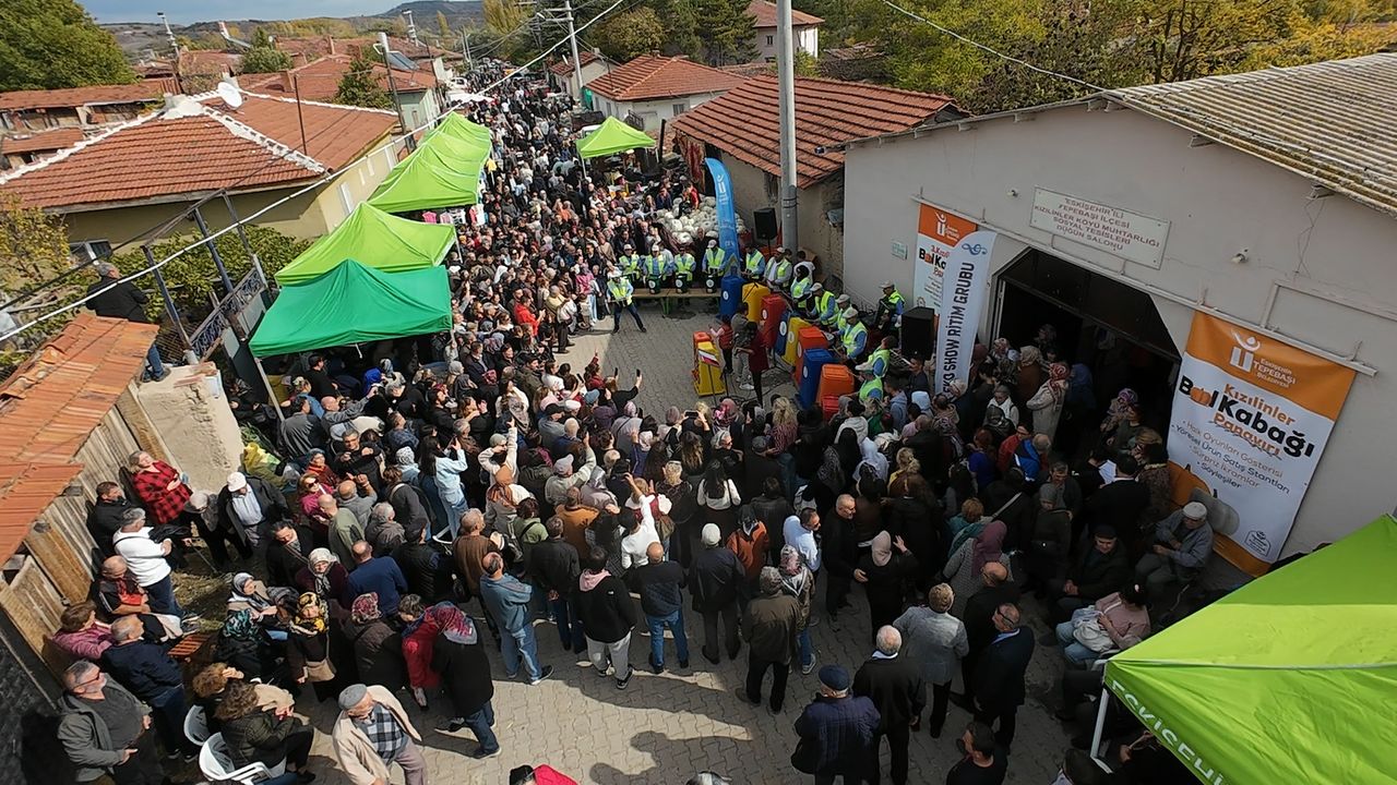 Kızılinler bal kabağı panayırı büyük ilgi gördü
