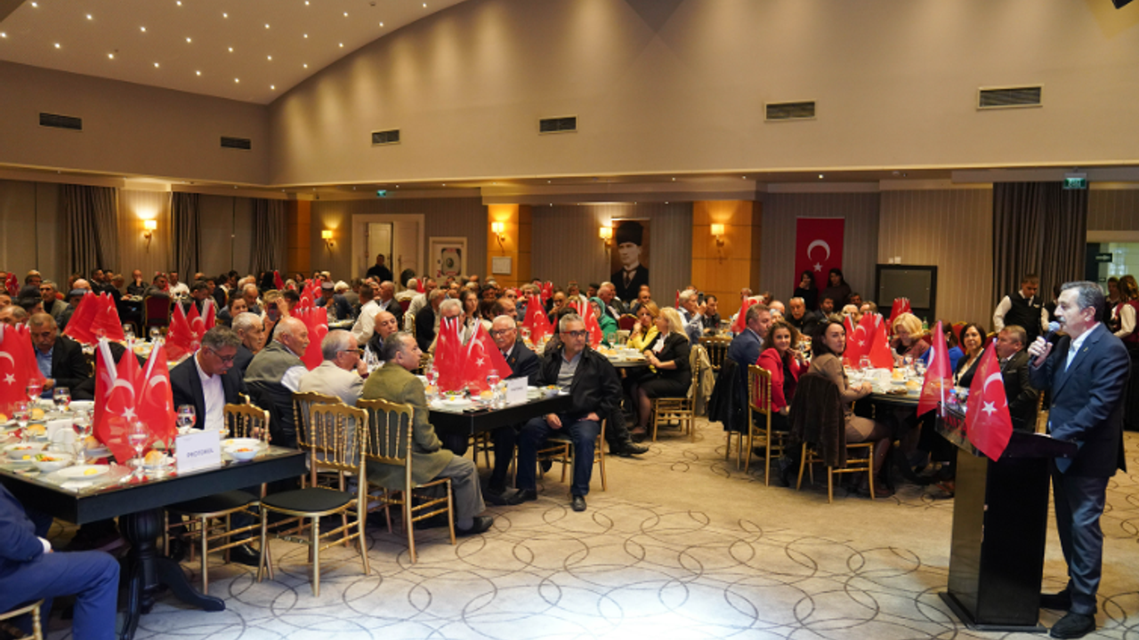 Eskişehir'de muhtarlar Cumhuriyet'i kutladı