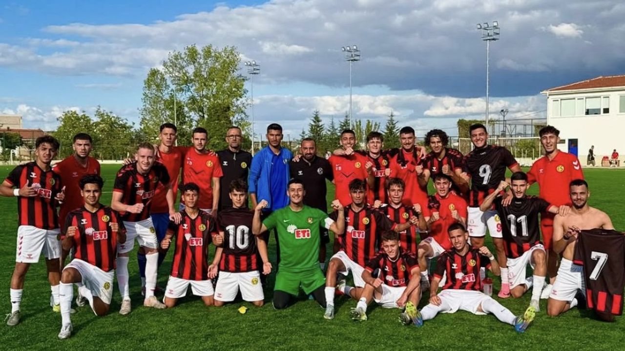 Genç Şimşekler bugün 3 puan için kenetlendi!