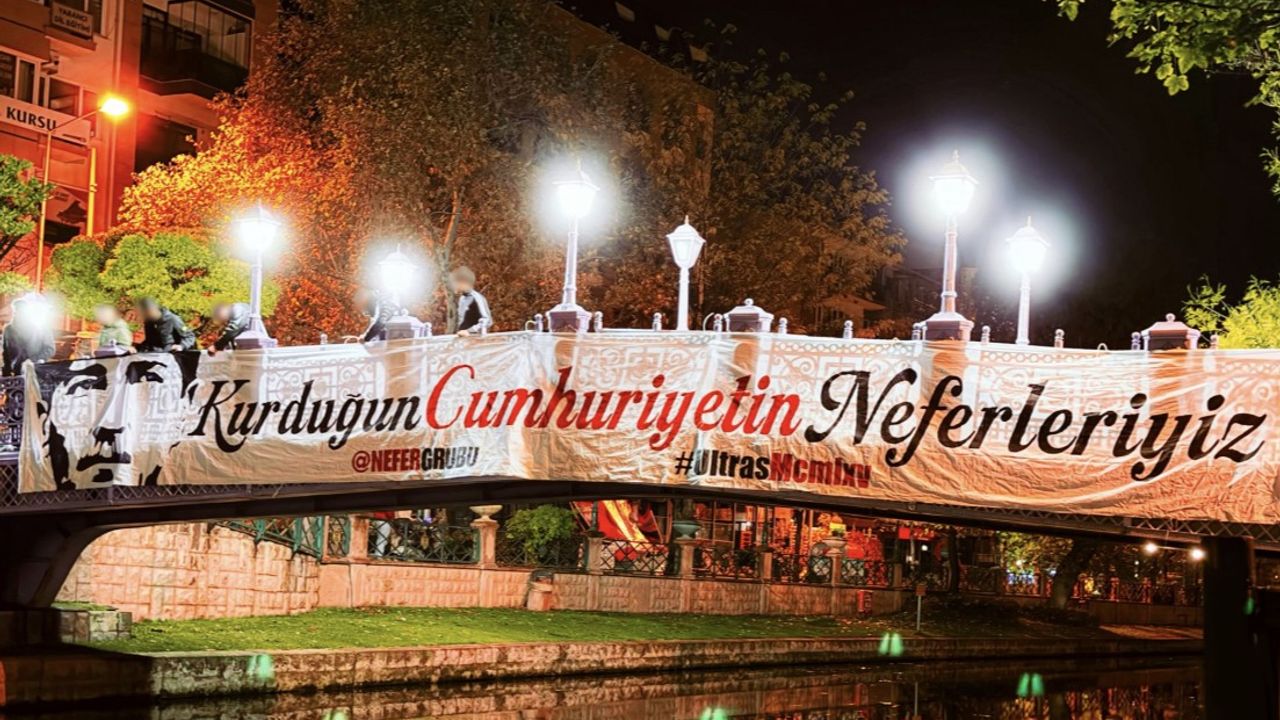 Eskişehirsporlulardan gururlandıran 29 Ekim pankartı!