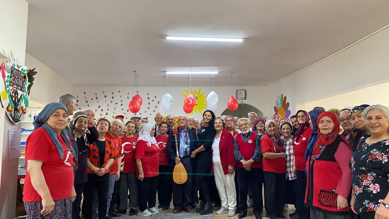 Eskişehir'de koca çınarlar ve minikler Cumhuriyet coşkusu yaşadı