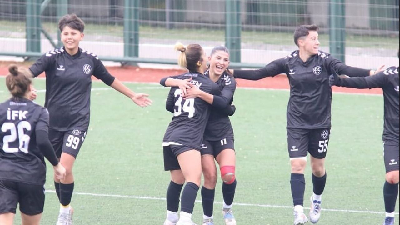11 futbolcu ile anlaşıldı