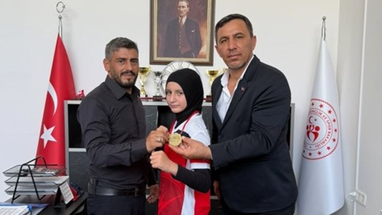 Cumhuriyet Kupası madalyası Beylikova’ya gitti