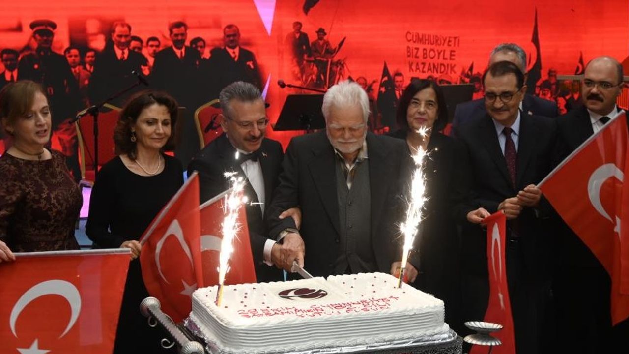 Cumhuriyetin 102. yılında 102 yaşında bir Cumhuriyet çınarı