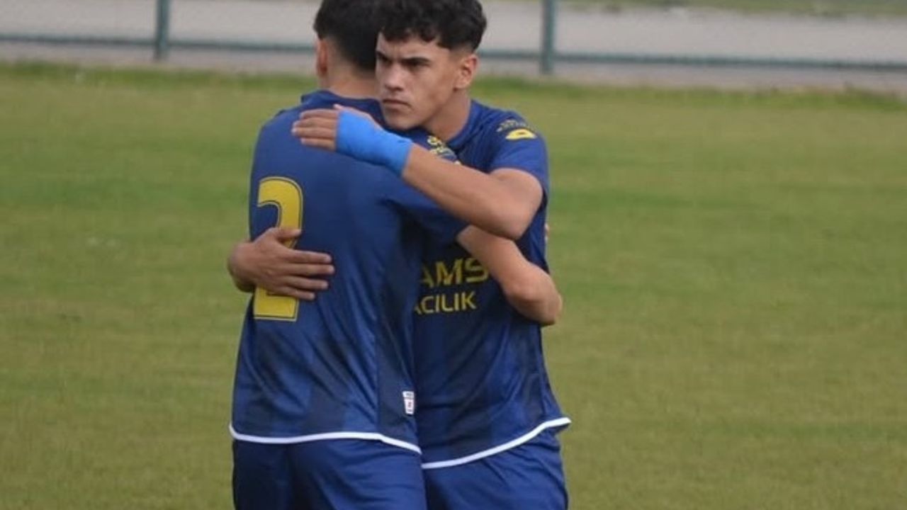 İdmangücü 9 kişi ile kazanmayı bildi
