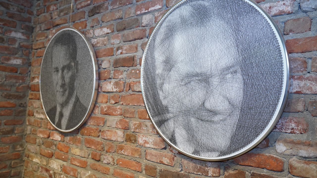 String Art Atatürk Sergisi sanatseverlerle buluştu