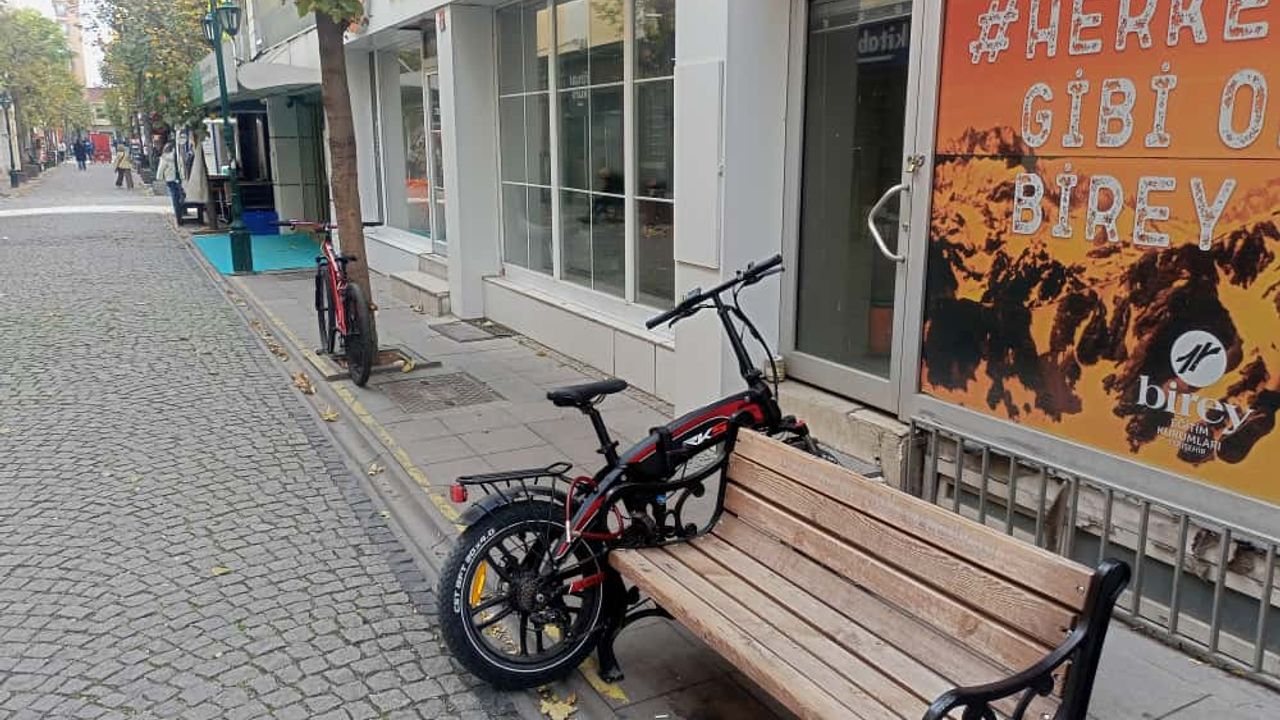 Eskişehir'de ortak alan özel park yerine döndü!