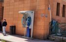Sokaklardaki ankesörlü telefonlar nostaljiye dönüştü