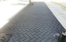 Eskişehir’in işlek caddesinde yaya yolları yenilendi