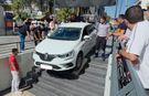 Kütahya'da markete girecekti, merdivenlerde asılı kaldı