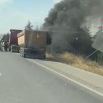 Sivrihisar’da tırın dorse lastiği alev aldı
