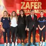 Ragbiciler resepsiyondaydı
