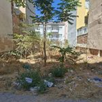 Eskişehir’de binaların arasındaki boş arsa çöplüğe döndü