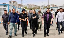 Vali Kızılkaya, Elbistan’da kaldığı yerden devam ediyor