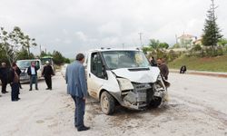 Günyüzü'nde maddi hasarlı trafik kazası meydana geldi