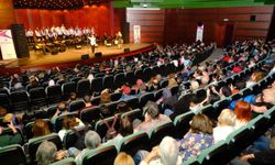 GENÇLİK KOROSUNDAN TÜRKÜLERLE YOLCULUK