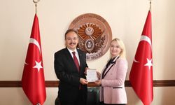 Vali Kızılkaya, Türk Kızılay'ı Bilecik Şube’sine kurban bağışı yaptı