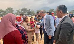 Rektör Erdal, Hatay'da depremzede miniklerle bir araya geldi