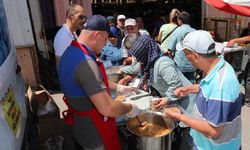 Odunpazarı Belediyesi’nden vatandaşlara aşure ikramı