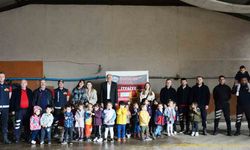Başkan Bakkalcıoğlu İtfaiye Haftası’nı minik öğrencilerle birlikte kutladı