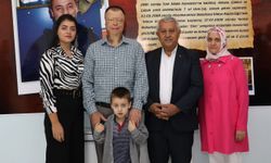 Başkan Zeybek’ten yaralanan itfaiye erine büyük vefa