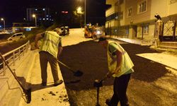 Asfaltlama çalışması gece de sürdürülüyor