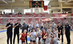 Bozüyük Belediyesi Eğitim ve Spor Kulübü Kadın Voleybol Takımı rakibini 3-0 mağlup etti