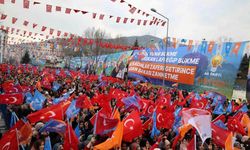 Cumhurbaşkanı Erdoğan: “Her konuda atıp tutan adayları kendi haline bırakın, varsın onlar kendi tiyatrolarını çeviredursunlar”
