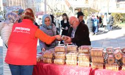 Eskişehir'de kandili simidi dağıtıldı