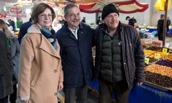 Başkan Ataç ve Ünlüce pazar esnafıyla buluştu