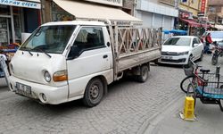 Duyarsız sürücüler Eskişehir'de trafiği kilitledi!