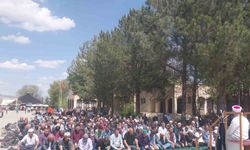 Eskişehir'de Yunus Emre’nin kabri başında 700 kişi dua etti