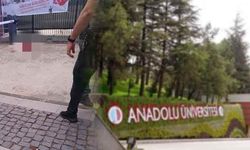 Eskişehir Anadolu Üniversitesi'nde bıçaklı saldırı!