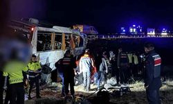 Yolcu otobüsü şarampole devrildi: 2 ölü, 40 yaralı!