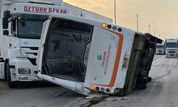 Eskişehir'de halk otobüsü yan yattı, faciadan dönüldü!