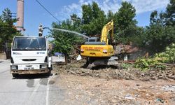 İnönü’de metruk evlerin yıkımı başladı