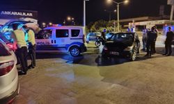 Eskişehir'de otomobil hızını alamadı, motosiklete çarptı!