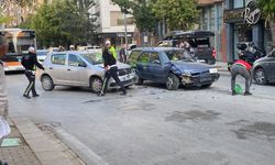 Eskişehir'de yol kesişiminde trafik kazası!