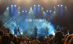 Emir Can İğrek konserinde sevenleri alana sığmadı